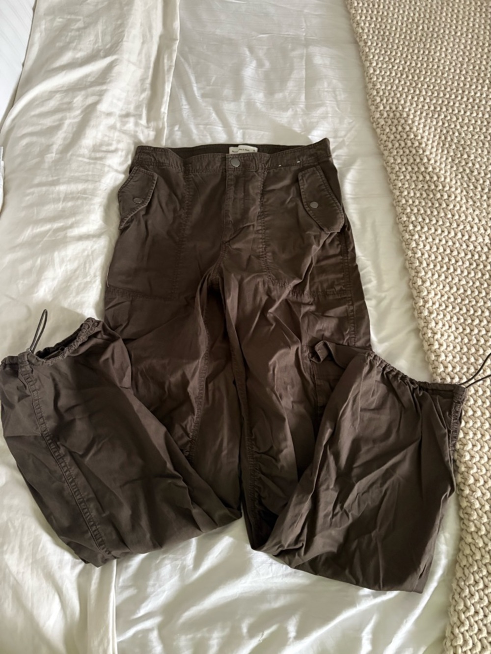 Abercrombie and fitch cargo pants. Army green.